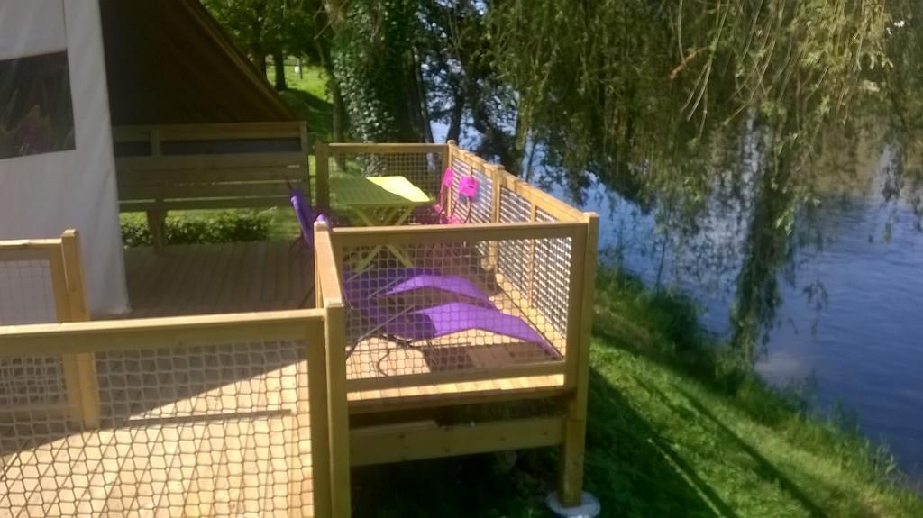 Camping Des Ribieres Confolens Ngoại thất bức ảnh