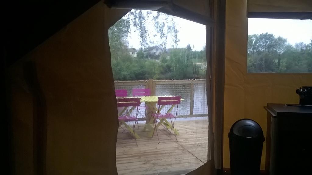 Camping Des Ribieres Confolens Ngoại thất bức ảnh
