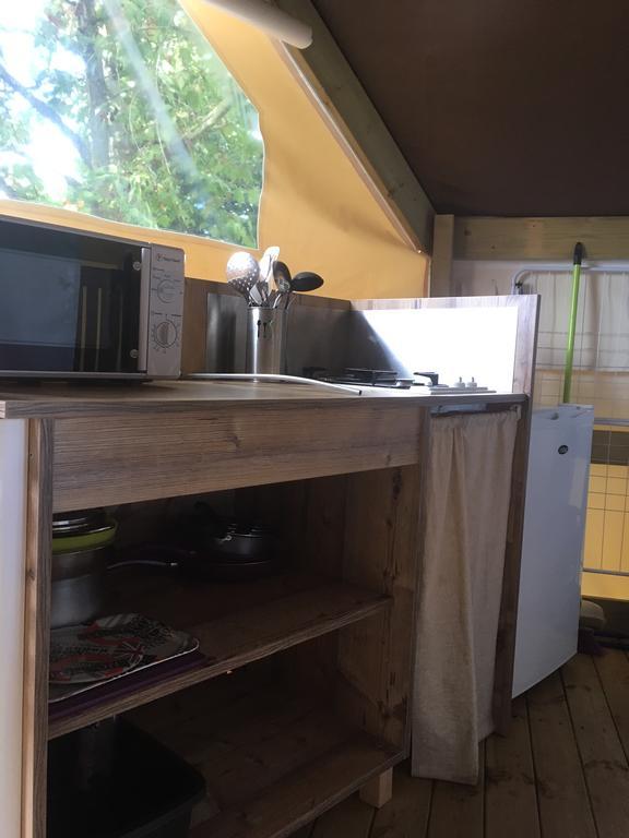 Camping Des Ribieres Confolens Ngoại thất bức ảnh