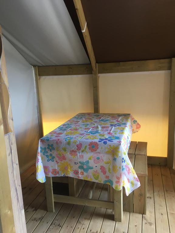 Camping Des Ribieres Confolens Ngoại thất bức ảnh