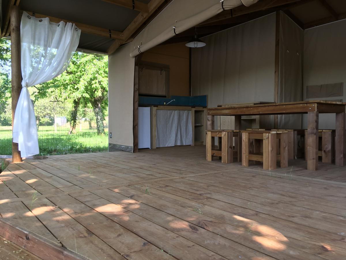 Camping Des Ribieres Confolens Ngoại thất bức ảnh