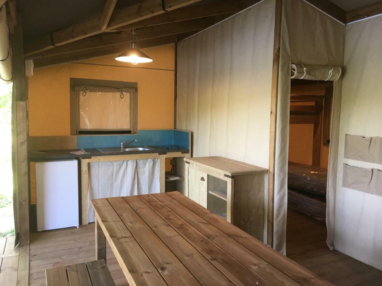 Camping Des Ribieres Confolens Ngoại thất bức ảnh