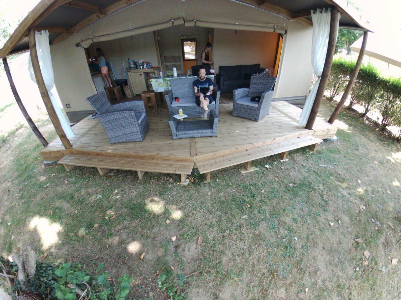 Camping Des Ribieres Confolens Ngoại thất bức ảnh